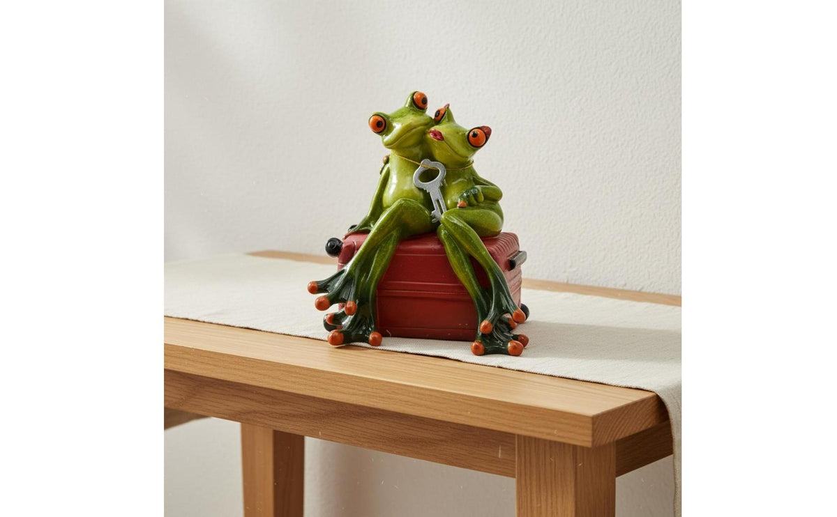 Frog Couple Figurine Valentine's Gift Resin Frog Figurine Home Decoration Hand-Painted Sleek Ceramic-Like Texture for Shelf
