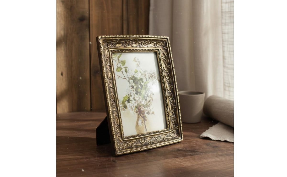 Light Luxury Ornate Resin Frame Retro Design Gold Resin Frame Decorative for Desk