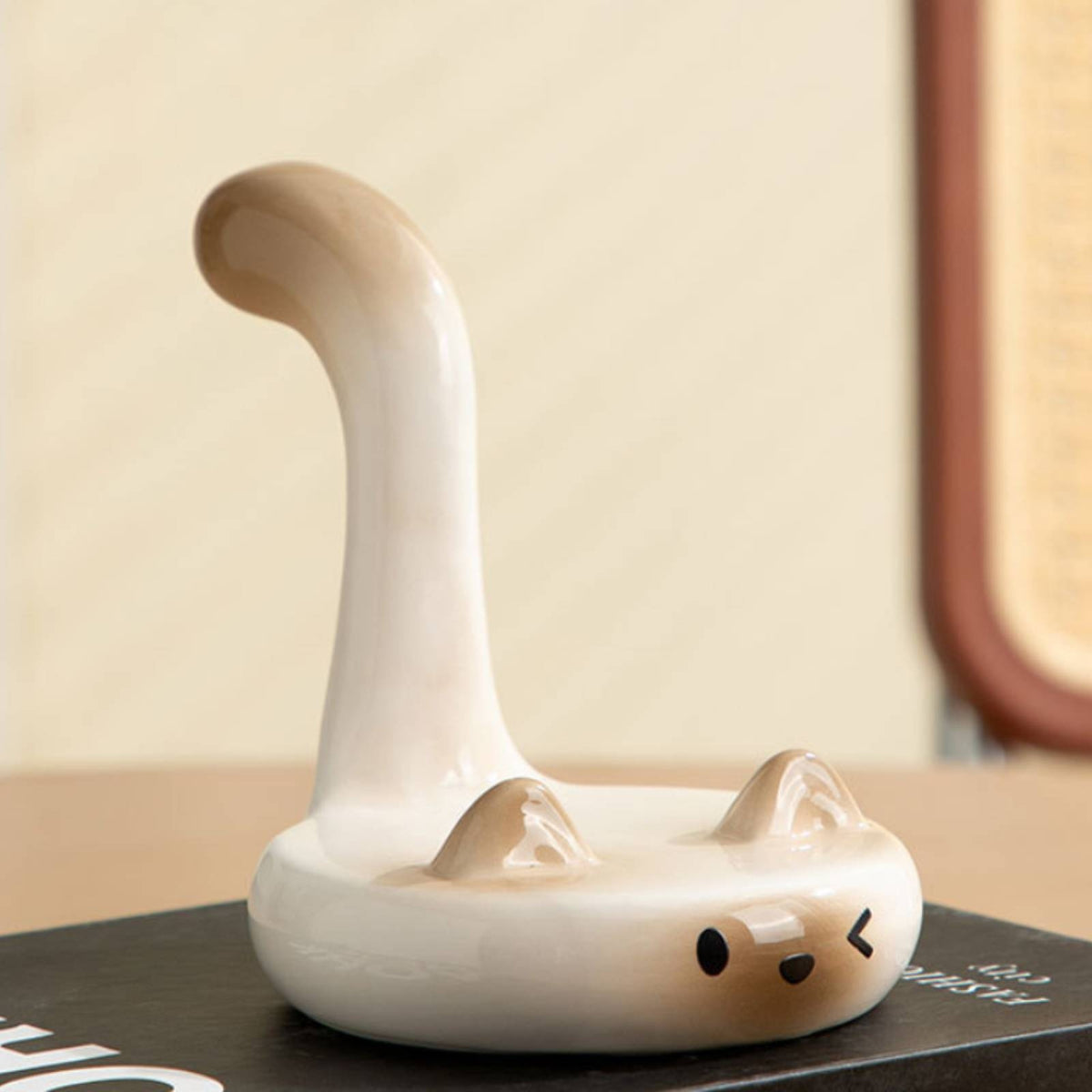 Ceramic Phone Stand Glazed Cat Phone Stand Rounded Base Mobile Accessory