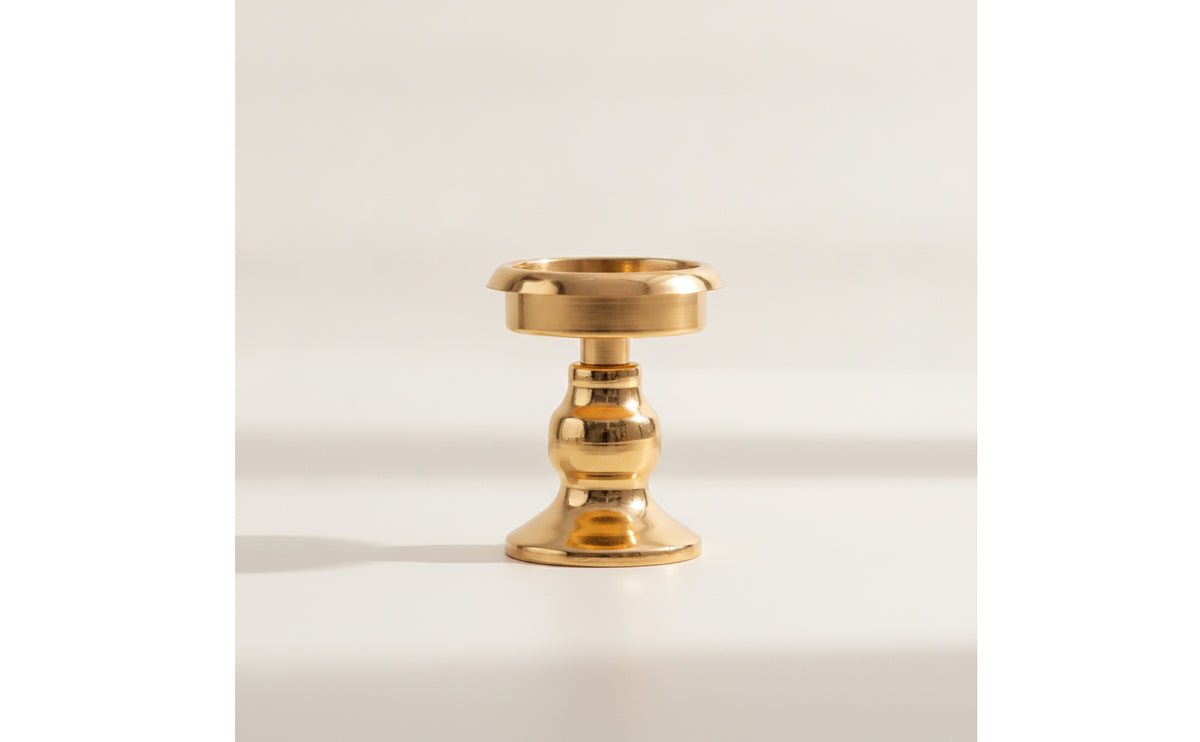 Short Taper Candle Holder Small Taper Candle Holder with Wide Base Metallized Candlestick with Pedestal Base for Wedding