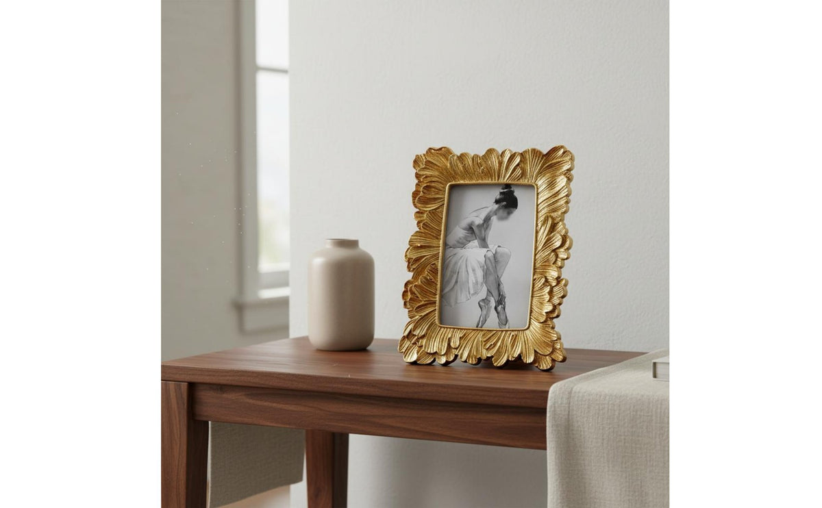 Vintage Petal Photo Frame Tabletop or Wall Mount Baroque Design Photo Holder
