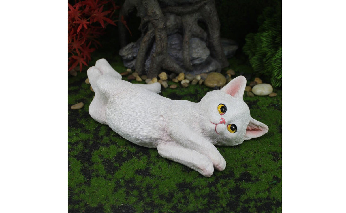Lifelike Design Miniature Cat Model Compact and Lightweight Resin Kitten Ornament Hand-Painted for Collectors, Fairy Garden, Bookshelf