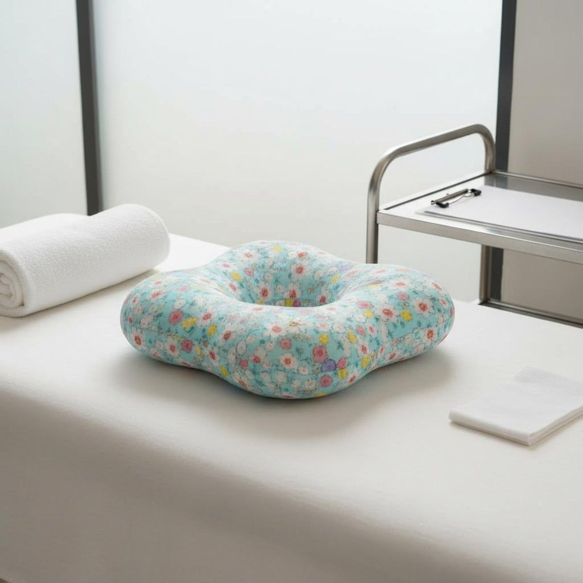 Soft Pressure Relief Heart Shape Support Pillow Breathable Underarm Support Pillow Shock Absorbing for Hospital