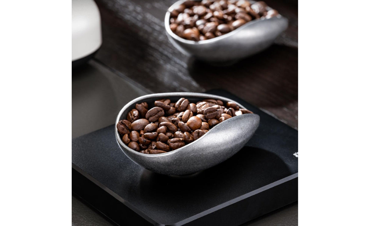 Sturdy Coffee Bean Dosing Tray Easy to Clean Coffee Bean Weighing Scoop Thickened Material Ergonomic Shape for Baristas, Home Kitchen