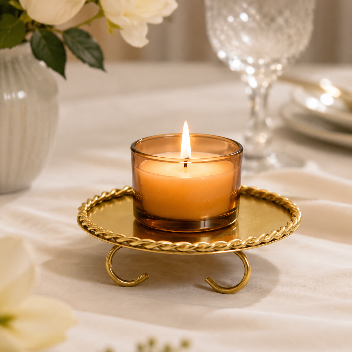 Geometric Metal Candle Holder, Modern Tealight Holder, 9x10cm, Twisted Design for Festive Atmosphere
