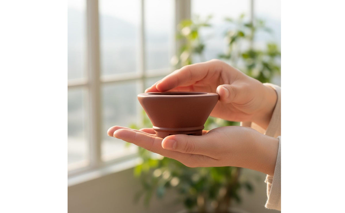 Miniature Size Mini Succulent Pot Unglazed Finish Small Zisha Clay Pot Drainage Hole Tiny Ceramic Flowerpot Traditional Craft for Office Workers, Bonsai Beginners, Balcony, Windowsill