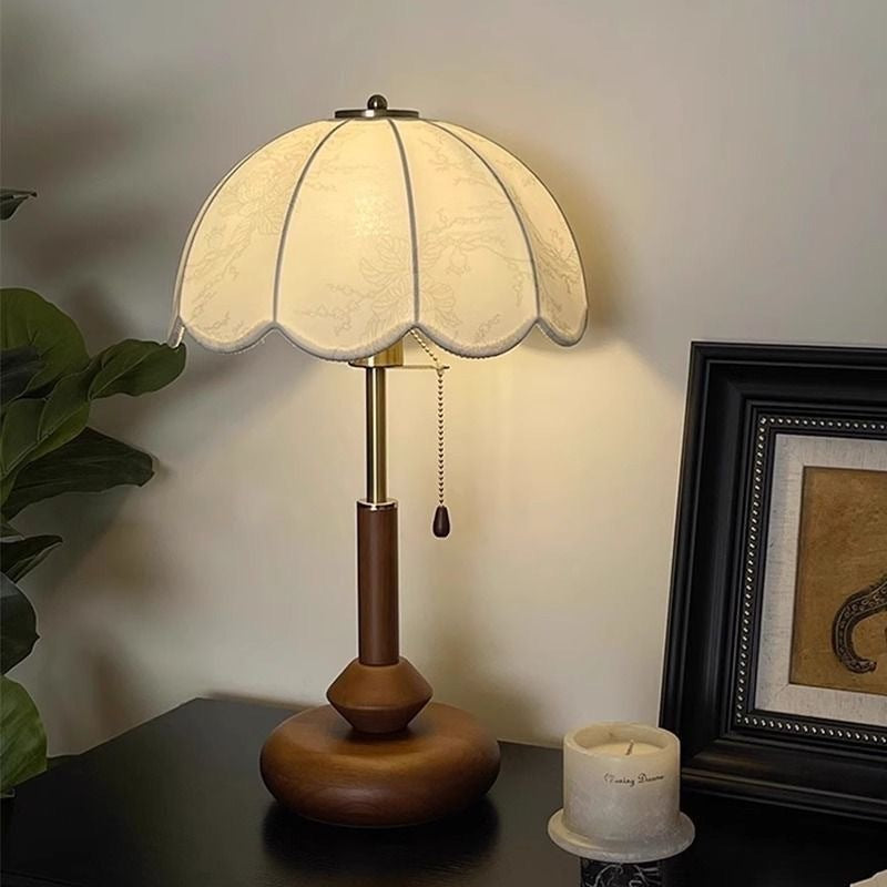 New Chinese Style Solid Wood Fabric Table Lamp with Print for Bedroom