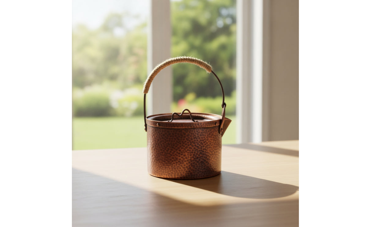Handmade Copper Tea Kettle Rust Resistant Copper Tea Kettle Spill Resistant Teapot with Lid for Kitchen
