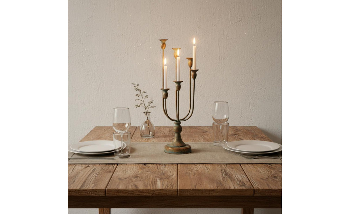 Vintage Metal Candelabra Industrial Style Five-Arm Candle Holder Romantic Candlelight 5-Arm Candle Holder for Shop Display