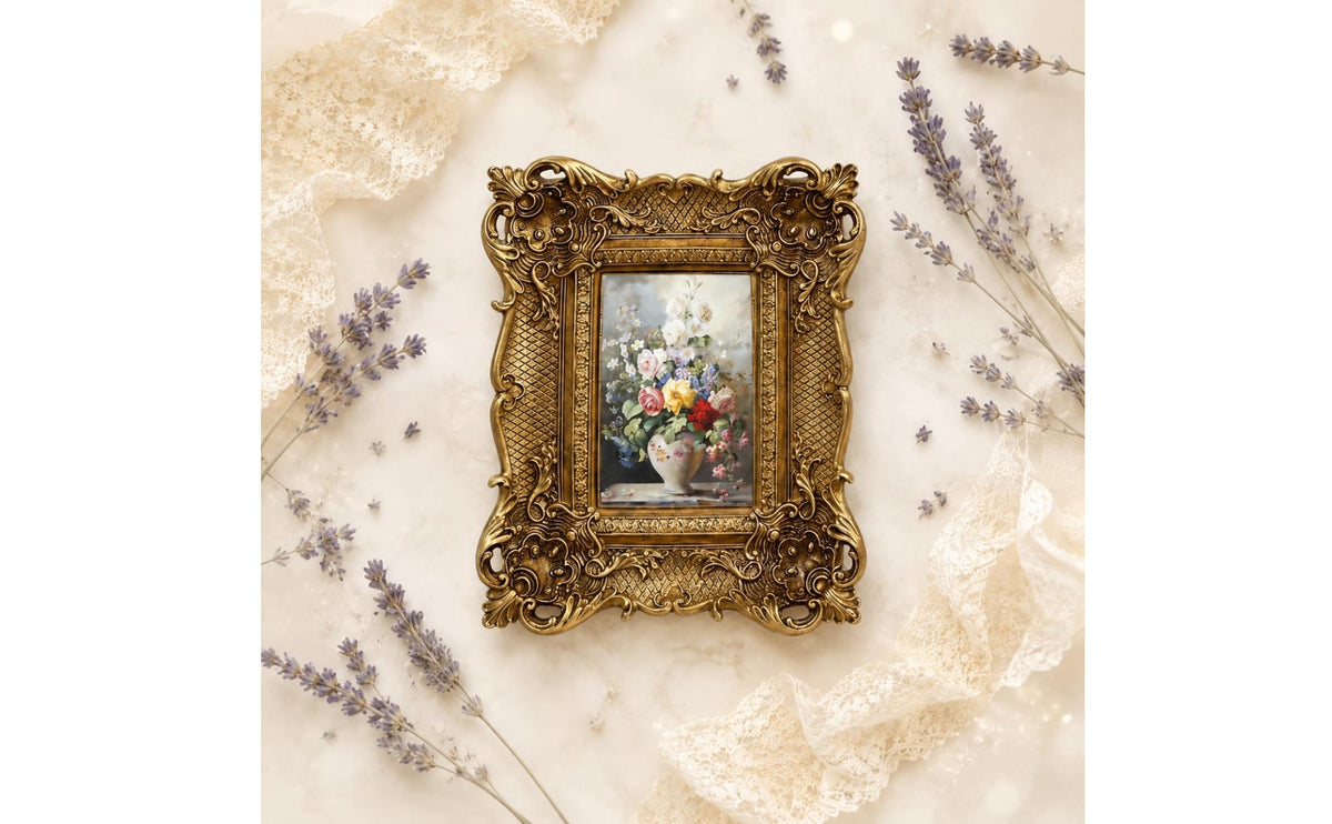 French Design Embossed Frame Vintage Gold Resin Desk Photo Frame for Showroom