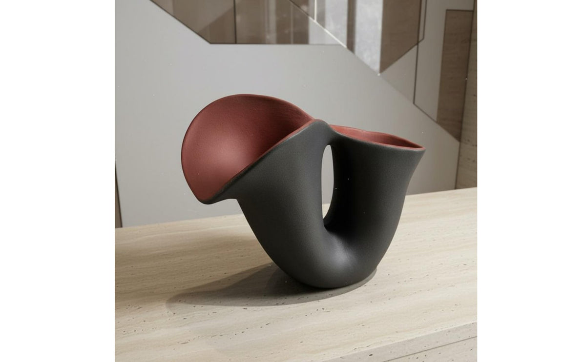 Geometric Ceramic Vase Luxury Look Abstract Vase Matte Finish House Decoration for Model Room