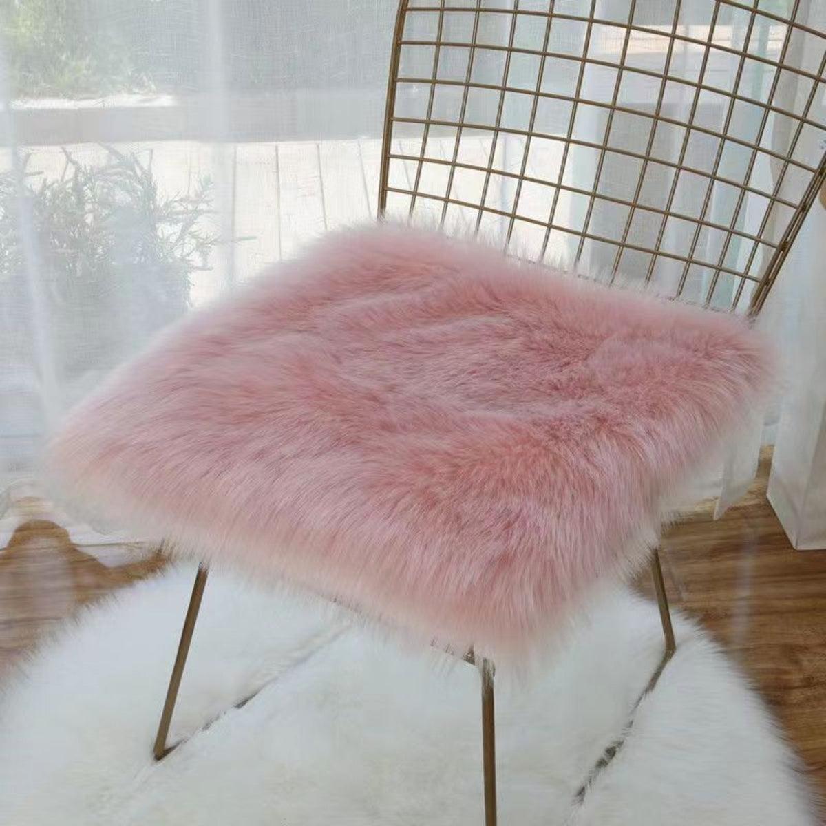 Non-Shedding Imitation Wool Mat Super Soft Faux Sheepskin Rug Warm and Cozy for Homeowners, Photographers, Bedroom, Living Room, Bay Window
