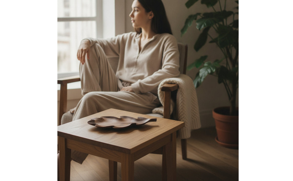 Wood Tray with Leaf Shape Hand-Carved Leaf Shaped Tray Polished for Tabletop, Tea Table, Coffee Corner