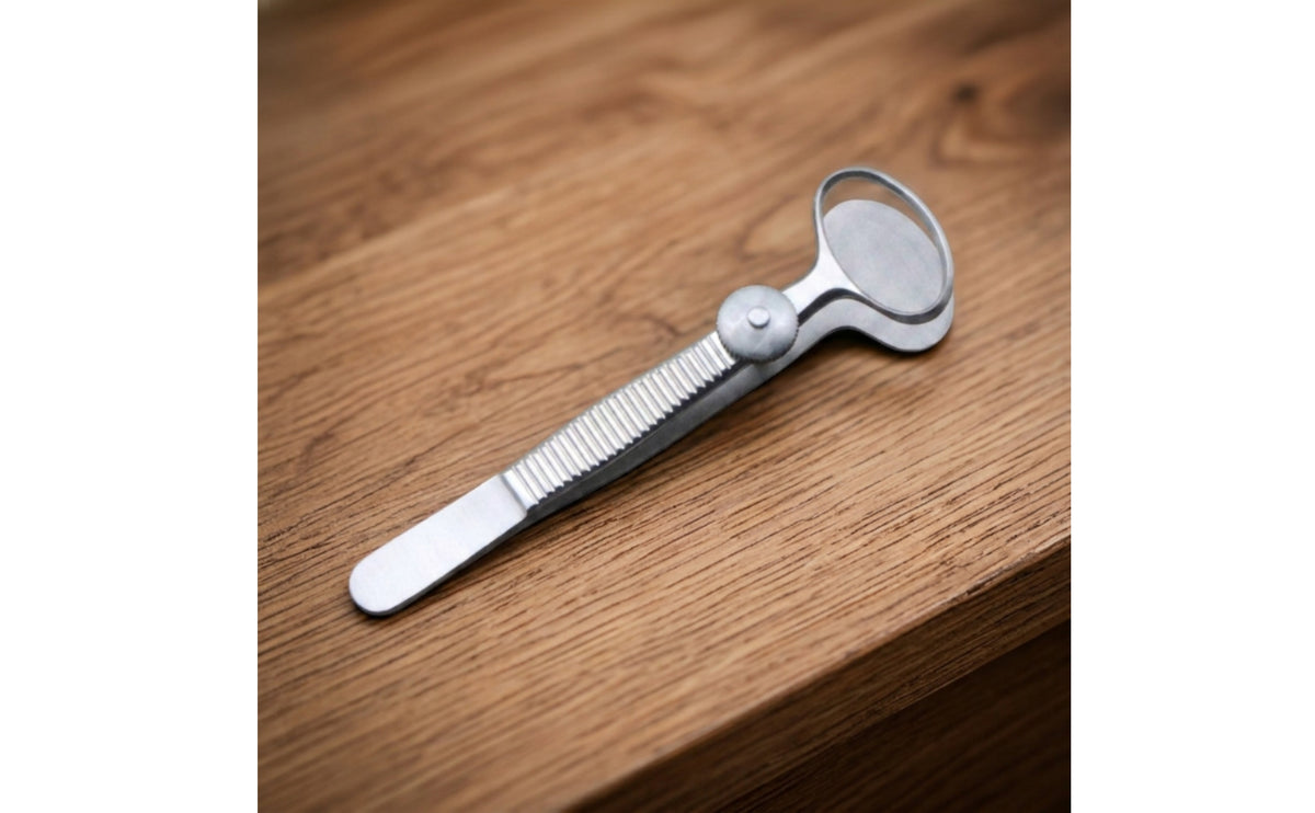 Precision Eyelid Clamp Circular-Handled Ophthalmic Clamp Slim Eyelid Forceps Extended for Ophthalmologists, Surgeons