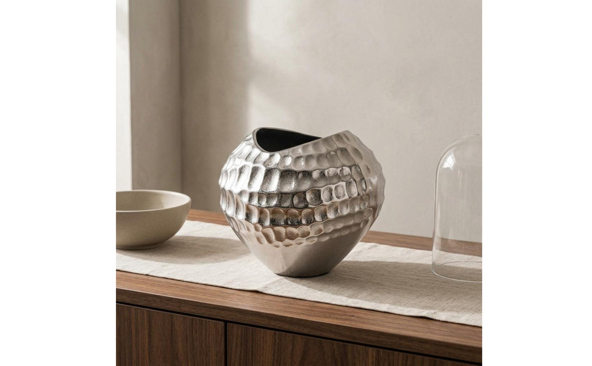 Resin Flower Vase Hammered Texture Sculptural Vase Rounded Shape Home Decor Item
