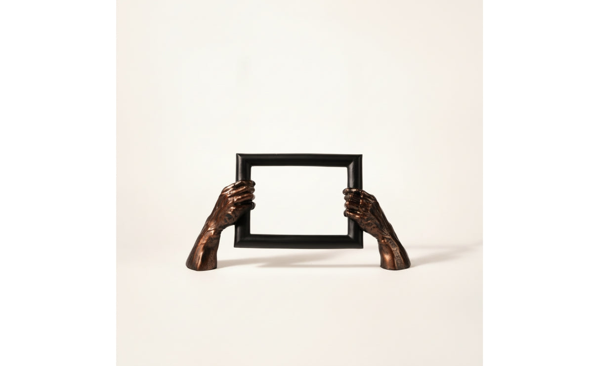 Display Frame with Hands Sculptural Hand Sculpture Creative Tabletop Statue for Entryway Console, TV Cabinet