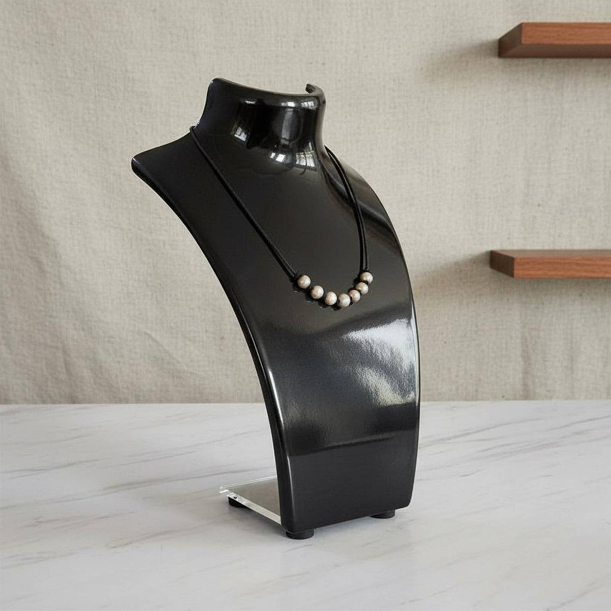 Elegant Design Portrait Neck Display Rack Stable Base Necklace Bust Stand 3D Effect Acrylic Necklace Holder for Storefront