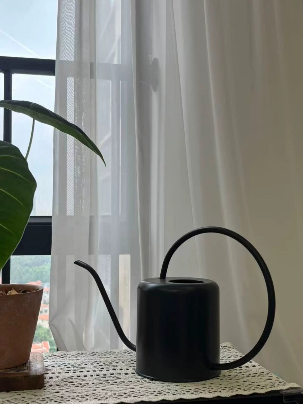 1.5L Vintage Iron Long Spout Watering Can for Indoor Outdoor Plants