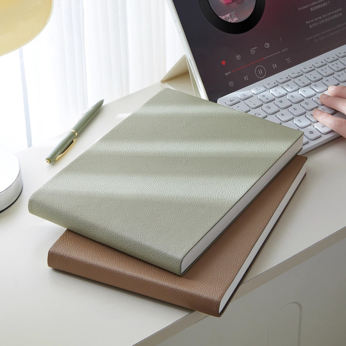 B5 Thickened Horizontal Flip Notebook for Students, Grid/Blank Pages, High Aesthetic Design