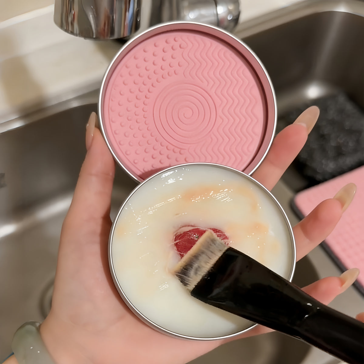 Makeup Brush Cleaning Soap with Silicone Scrubber Pad for Sponges and Puffs
