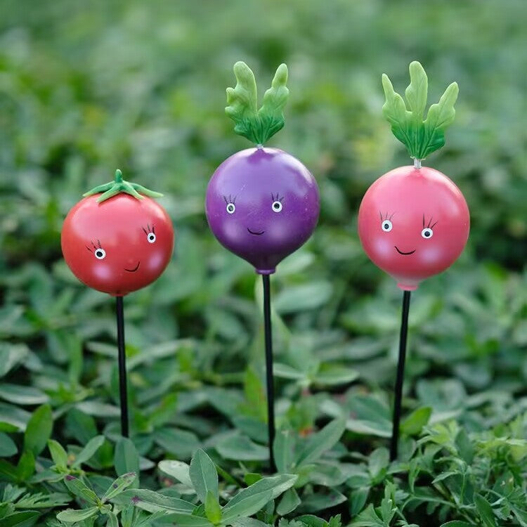 American Style Outdoor Plastic Flower Fruit Vegetable Garden Stakes Yard Balcony Decor