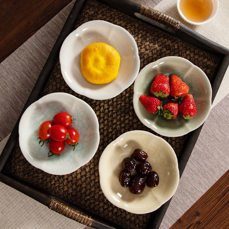 Ceramic Petal Dessert Plate with Stand, Vintage Style Fruit and Snack Dish for Home Use