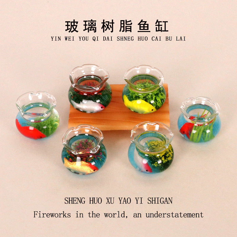 Miniature Resin Fish Tank Desktop Ornament with Artificial Aquatic Plants