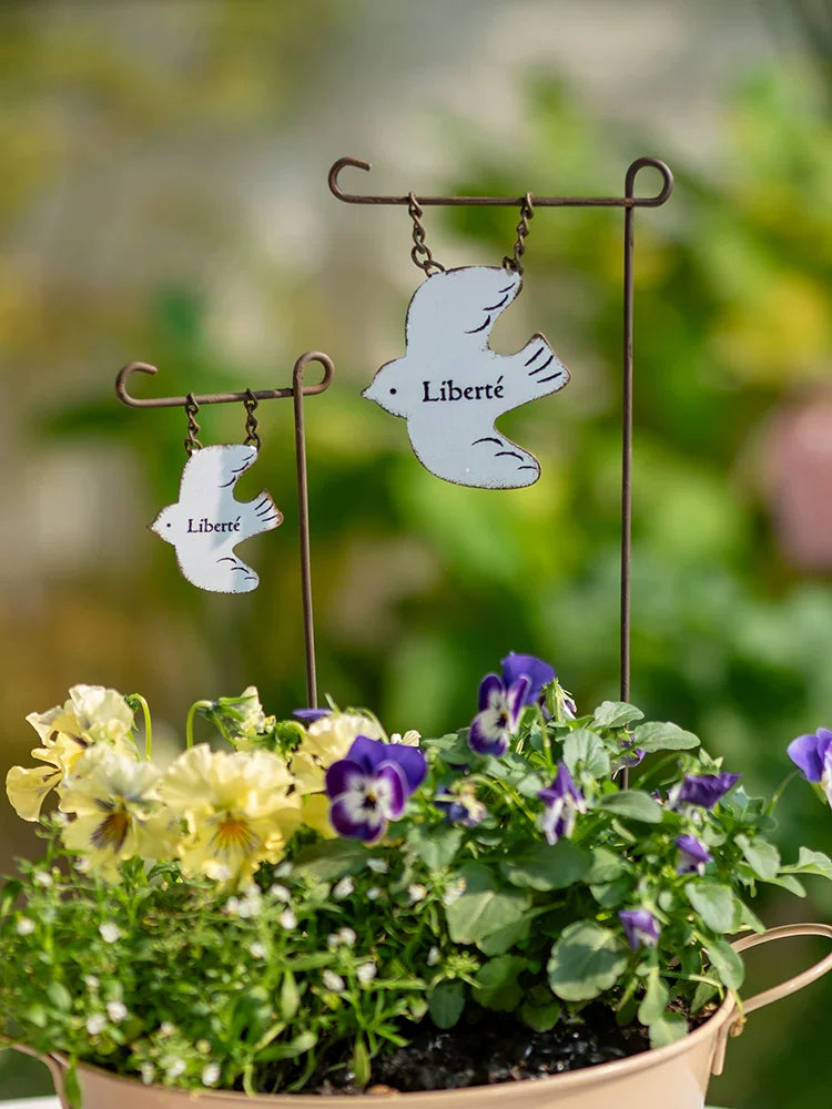 Creative Iron Art Garden Decoration Planter Balcony Pigeon Bird Flag Insert