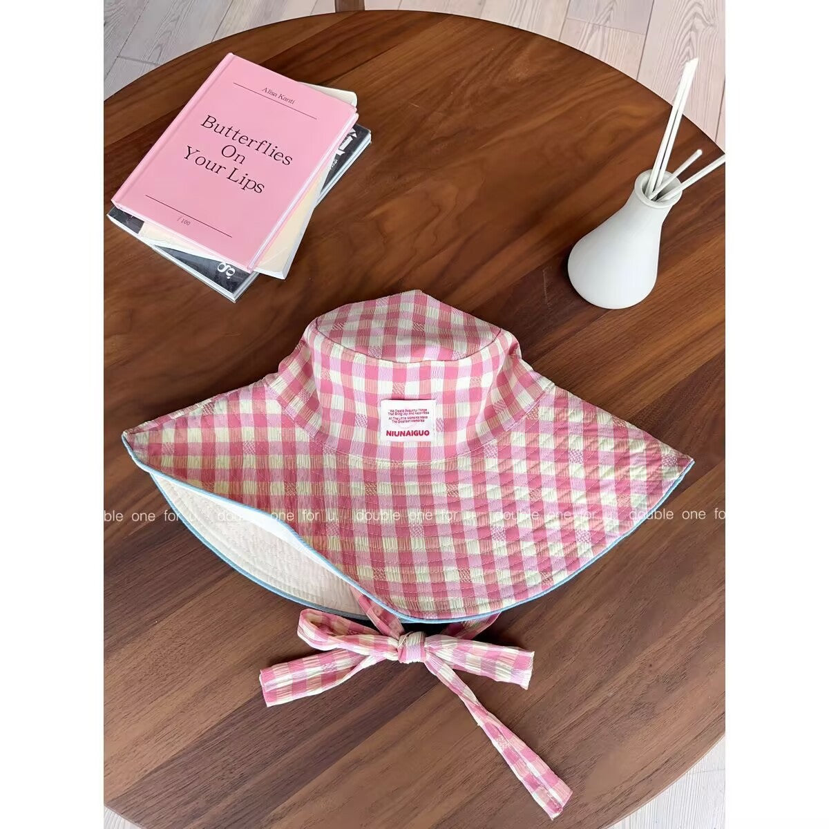 Reversible Wide Brim Bucket Hat for Women, Foldable Sun Protection with Plaid Pattern and Tie-Strap