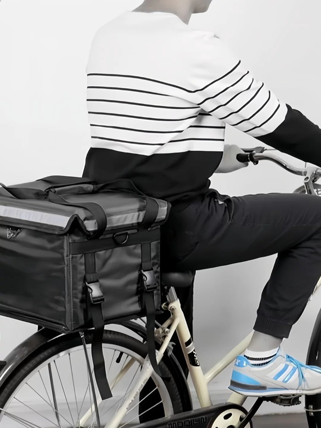 Insulated Food Delivery Bag for Riders - 18L to 62L Thermal Cooler for Car, Picnic, Outdoor Use