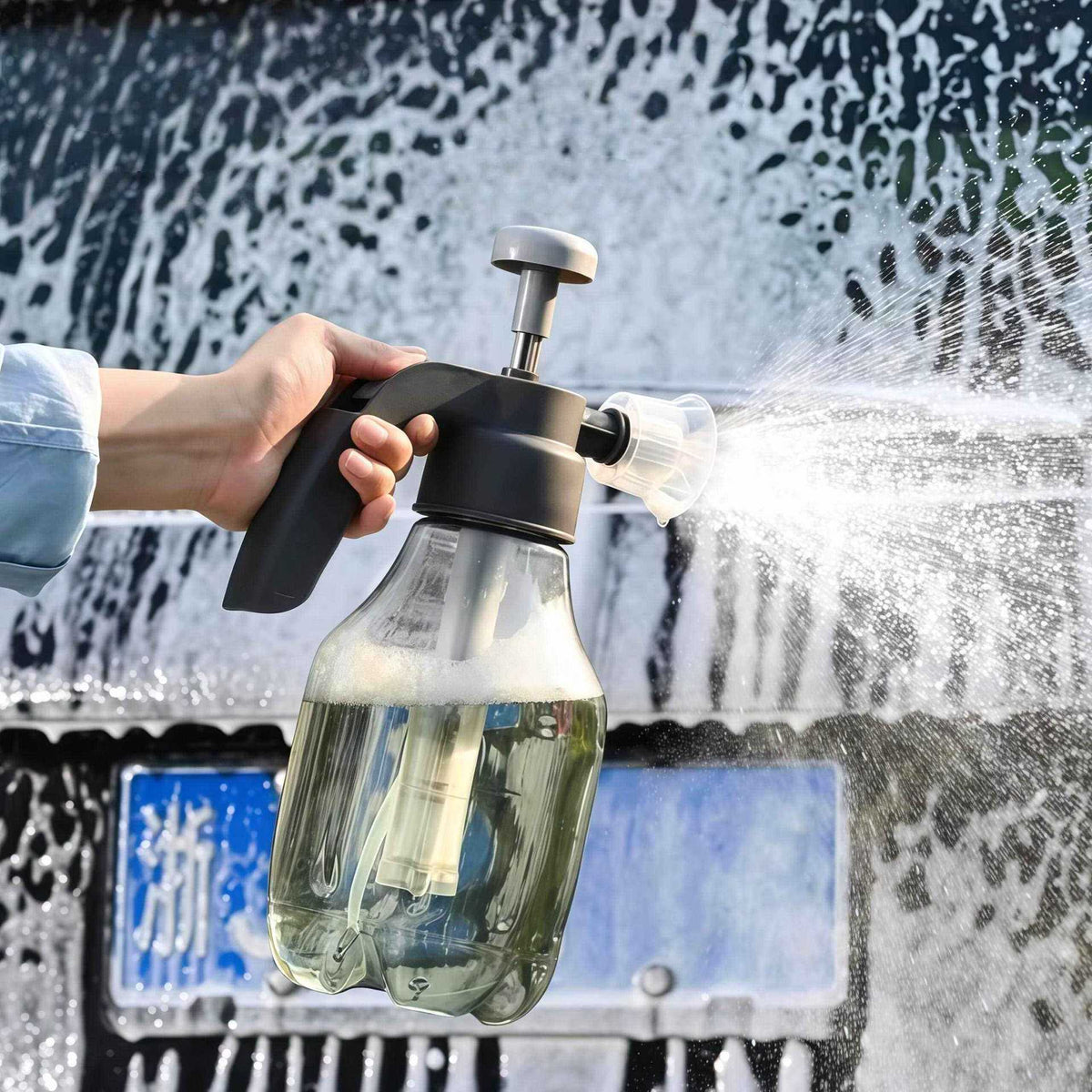 Manual Pump Foam Sprayer for Car Washing and Gardening, 1.5L High-Pressure Water Gun Nozzle