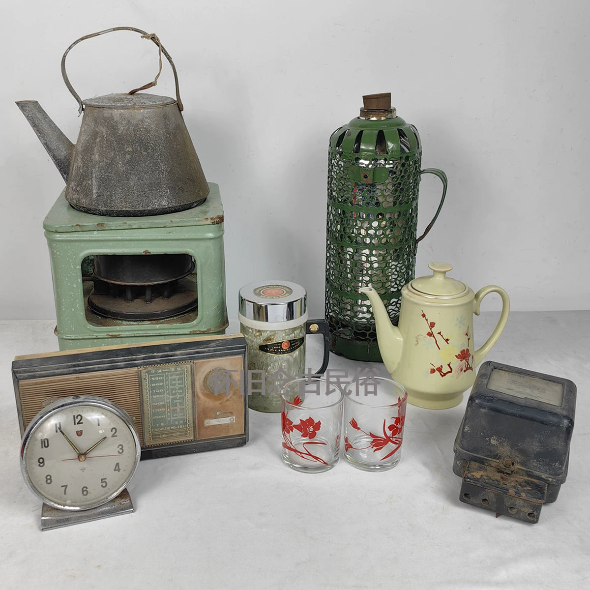 Retro Nostalgic Decorative Ornaments - 70s/80s Style