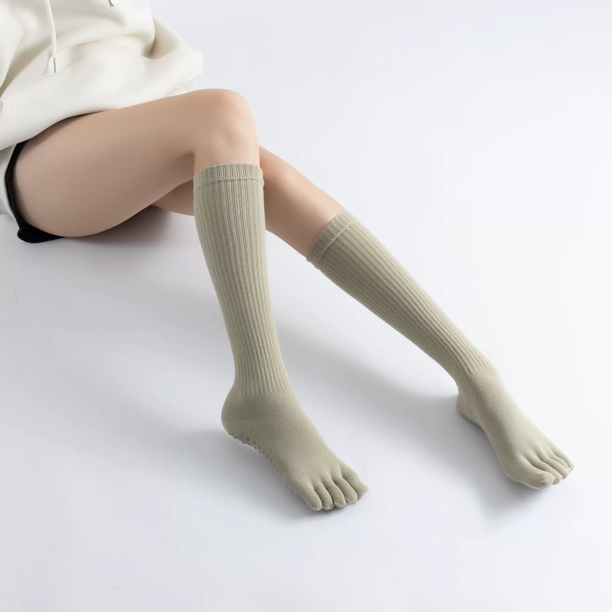 Mid-Calf Non-Slip Pilates Yoga Socks with Five-Toe Design for Professional Sports and Fitness