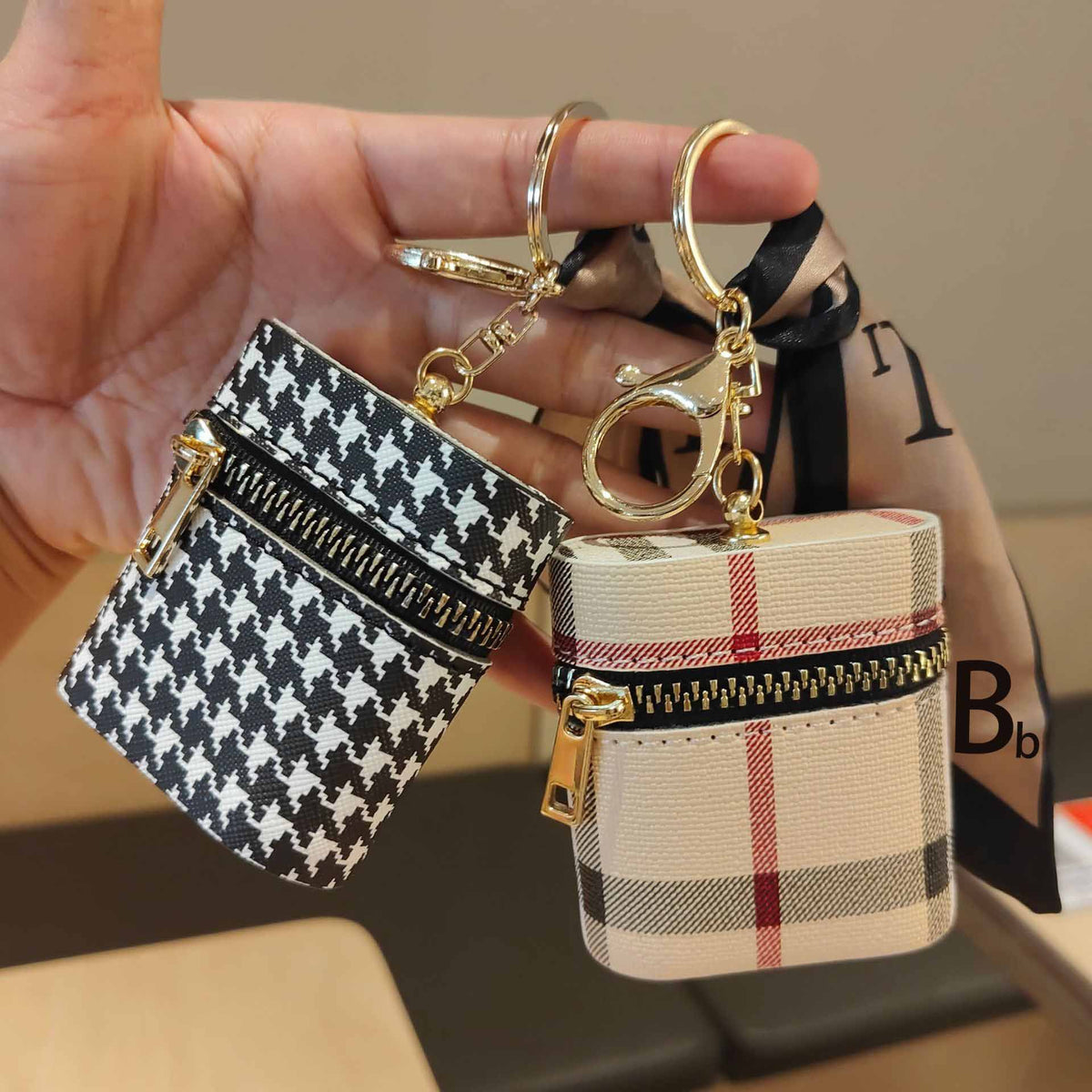 Portable Mini Earphone Case Keychain Coin Purse Lipstick Storage Bag