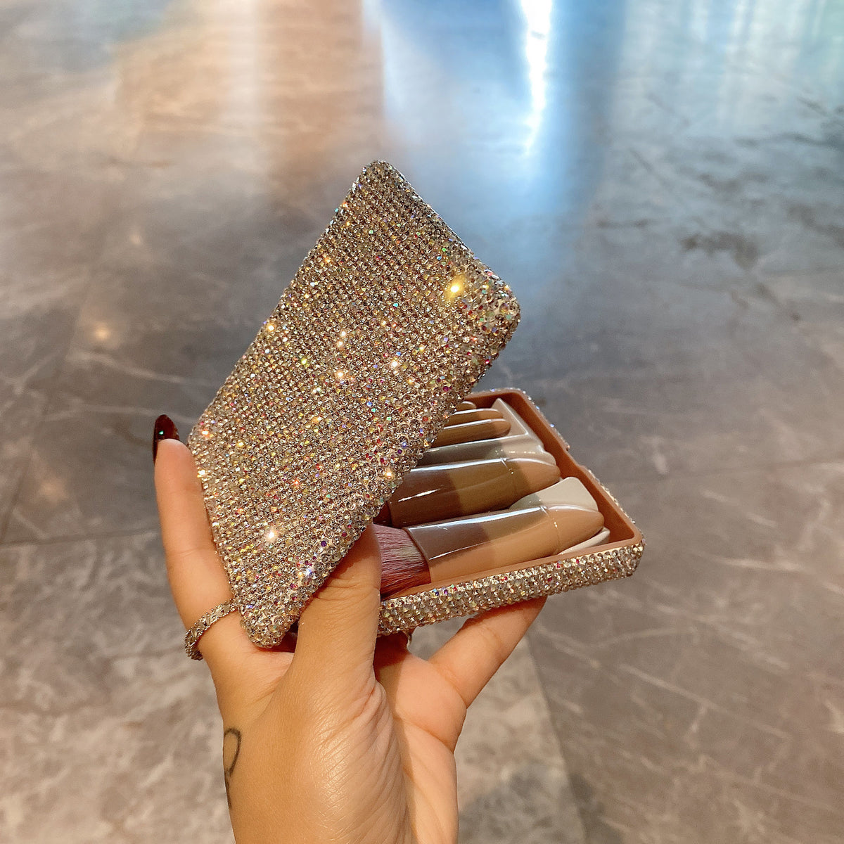 Diamond-Embellished Portable Makeup Brush Set