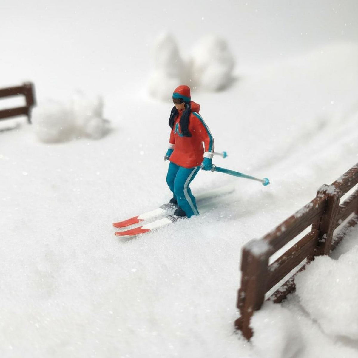 Miniature Skiing People High Intricacy Skiing Figure Winter Sports Miniature Detailed Craftsmanship Tiny Skier Figure