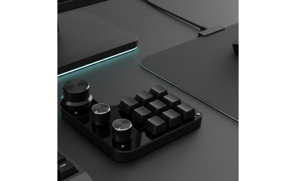 9 Key Keypad with 3 Knobs Hot-Swappable Buttons Customizable Shortcut Keyboard Plug and Play Mini Gaming Keypad for Enthusiasts