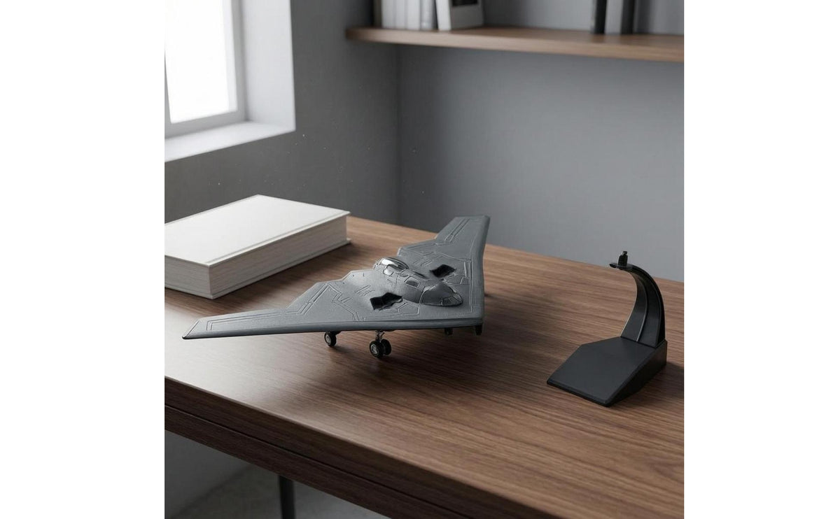 Retractable Landing Gear B-2 Phantom Aircraft Model Highly Detailed Stealth Aircraft Display Model 1:200 Scale Diecast Airplane for Collectors, Aviation Enthusiasts, Desk, Office