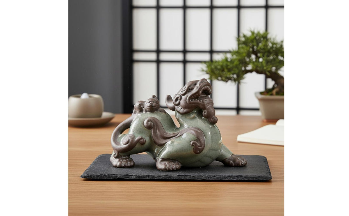 Nourishable Pixiu Tea Pet Handmade Ge Ware Pixiu Statue Crackle Glaze Tea Play Ornament for Feng Shui Enthusiasts, Collectors, Office Desk