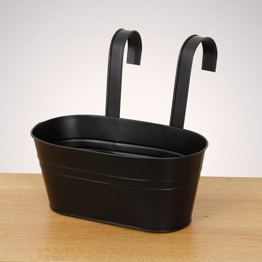 Home Decoration Garden Planter for Fence and Balcony, Painted Oval Shape Metal Planter, Hanging Flower Pots for Railing, Iron Hanging Planter