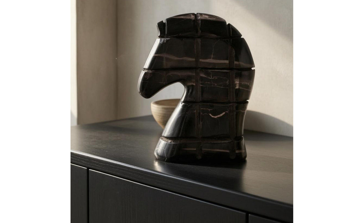Resin Horse Statue Horse Head Statue Resin Horse Decor Geometric Sculpture Contemporary Marble Look Ornament Suitable for Office Desk Living Room Gift Giving Study Room