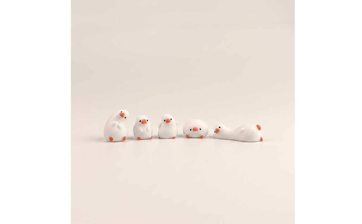 5 Pieces Mini Goose Figurines Cute Miniature Goose Figurines Ornaments Small Animal Sculptures Decorative for Office Workers