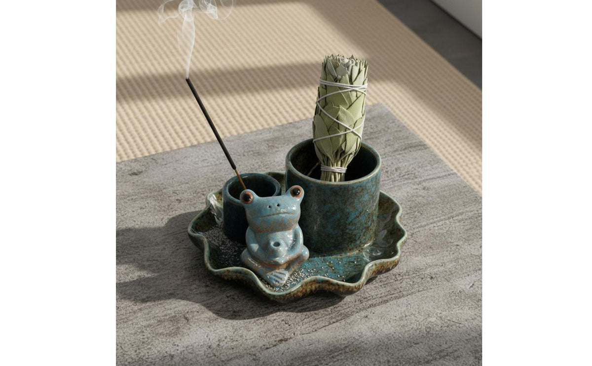 Frog Candle and Aromatic Stick Holder Stand Multi-Functional Frog Aromatic Stick