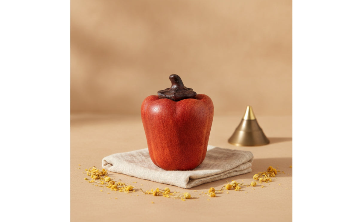 Detailed Carving Carved Wood Persimmon Handmade Miniature Fruit Figurine Handheld Fidget Piece for Collectors, Tea Table, Car Dashboard, Office Desk