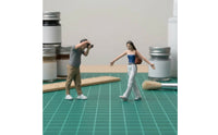 2 Pieces 1/64 Scale Figurine Pair Diorama-Style Hand Painted Tiny Person Realistic Detail Table Ornament for Model Display