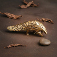 Compact Size Brass Pangolin Figurine Lost-Mold Casting Solid Brass Pangolin Ornament Collectible Creature Figure for Desktop