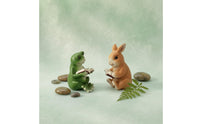 2 Pieces Two-Piece Frog and Rabbit Reading Figurines Ajar Book Frog Figurine Sitting Rabbit Figurine Indoor Outdoor for Living Room Shelf, Table, Balcony