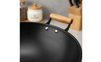 Heavy Duty Round Bottom Wok Long-Lasting Construction Chinese Iron Wok Even Heat Distribution Stir-Fry Pan Chemical-Safe for Chefs, Restaurant Kitchens, Banquets