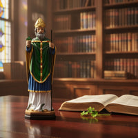 Crown Figure Figurine Regal Resin Statue with Gold Crown Traditional Sculpture for Shelf