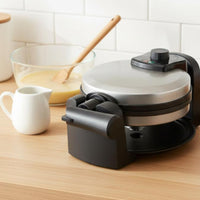 Double-Sided Heating Electric Waffle Waffle Iron Nonstick Surface Rotating Waffle Waffle Iron Temperature Control Breakfast Appliance Indicator Lights